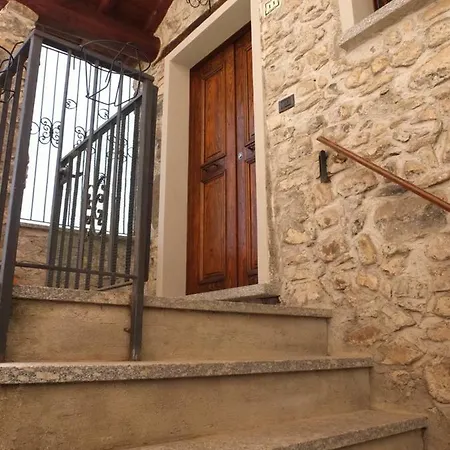 Casa Antico Borgo 別荘 レンノ